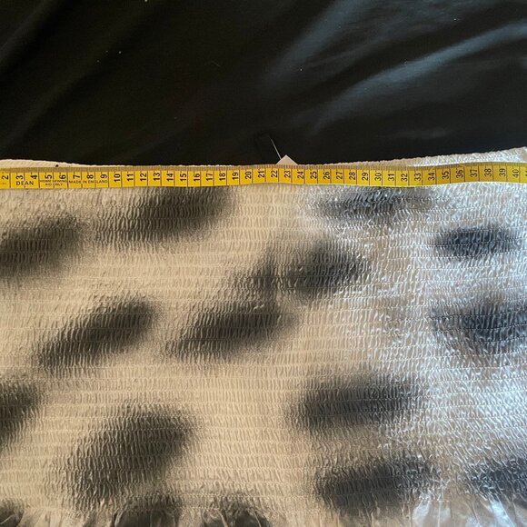 Spray painted polka dot mini skirt DIY upcycled - Picture 3 of 4